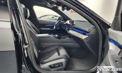 BMW 5-Series 2024 2.0 Автомат в Москве № 156575, миниатюра 2