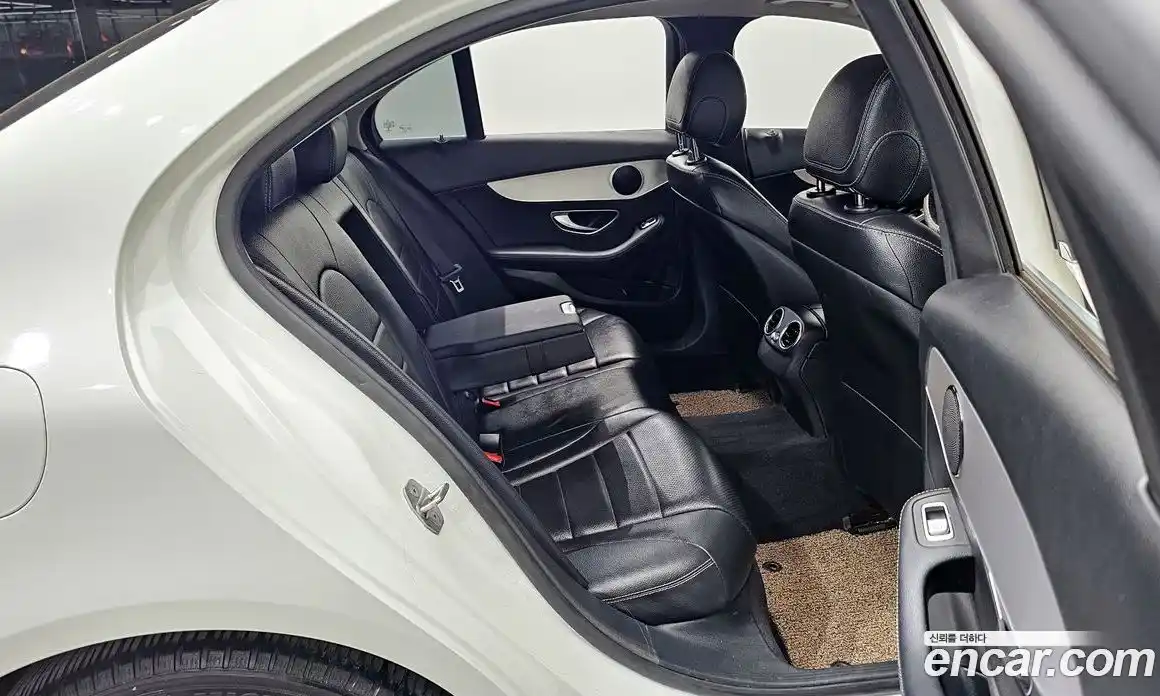 Mercedes-Benz C-Class 2017 2.0 Автомат в Москве № 162115, фото 9