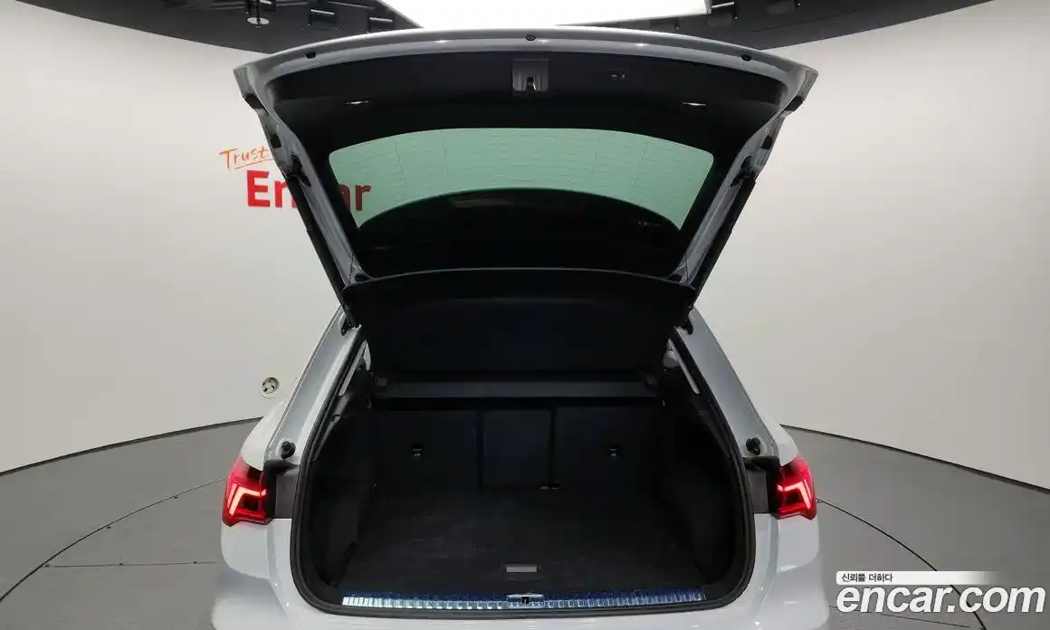 Audi Q3 2020 2.0 Автомат в Москве № 163440, фото 3