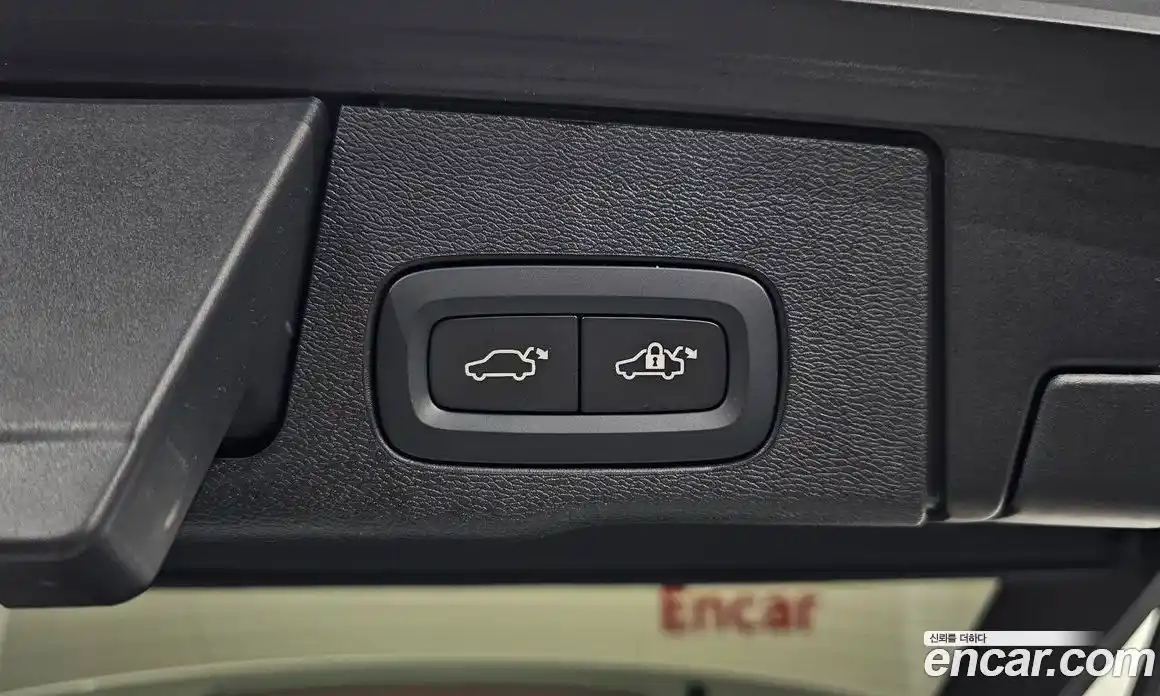 Volvo XC60 2024 2.0 Автомат в Москве № 164218, фото 13