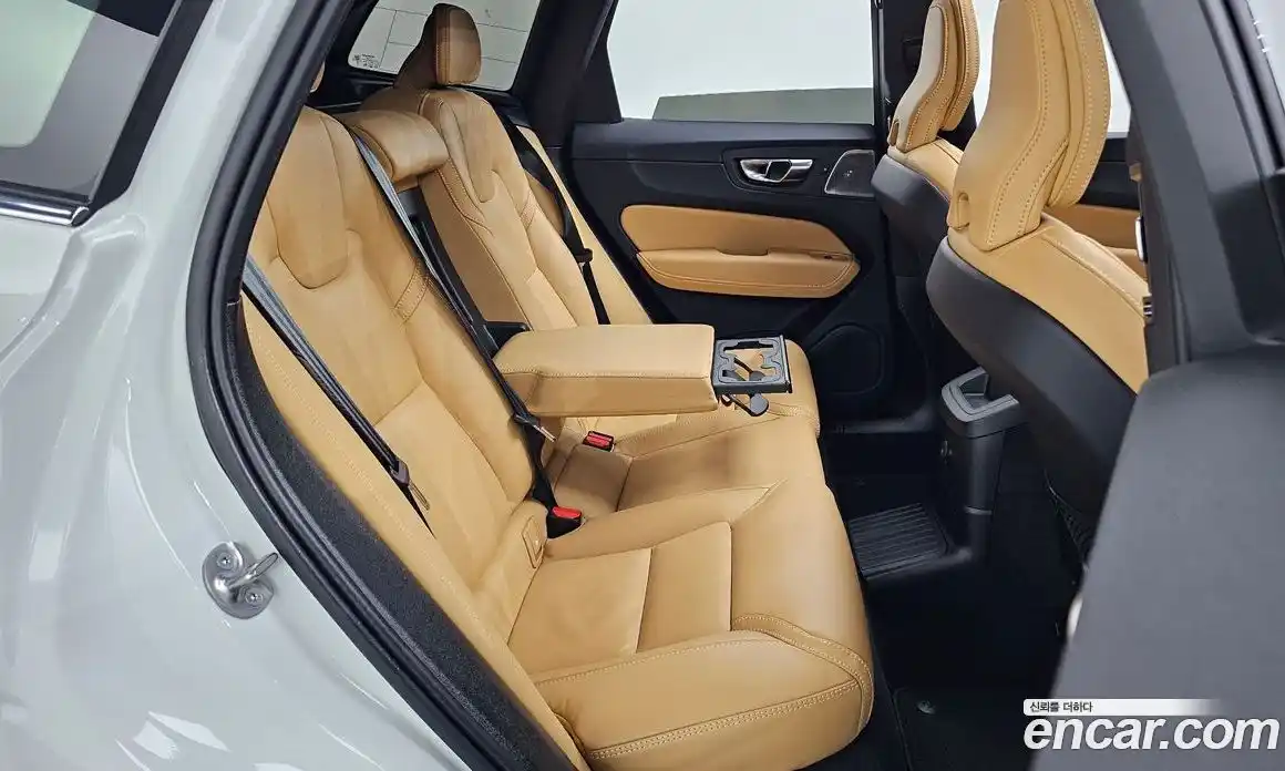 Volvo XC60 2024 2.0 Автомат в Москве № 164218, фото 6