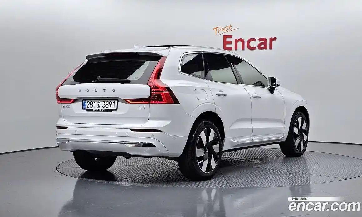 Volvo XC60 2024 2.0 Автомат в Москве № 164218, фото 8