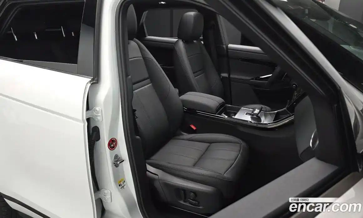 Land Rover Range-Rover Evoque 2024 2.0 Автомат в Москве № 166009, фото 15