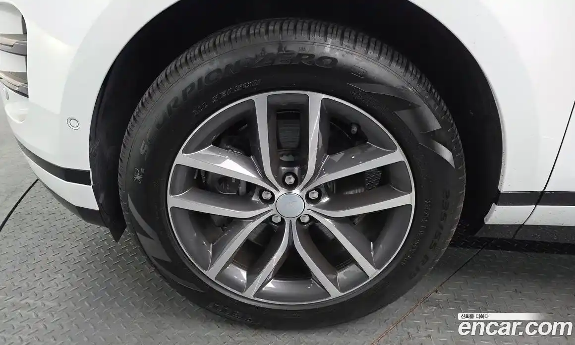 Land Rover Range-Rover Evoque 2024 2.0 Автомат в Москве № 166009, фото 4