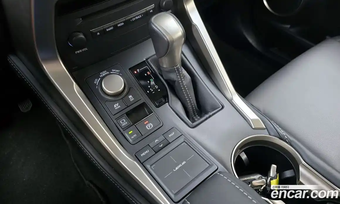 Lexus NX 2017 2.5 Автомат в Москве № 168133, фото 9