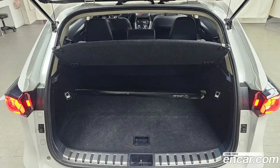 Lexus NX 2019 2.5 Автомат в Москве № 168317, фото 4