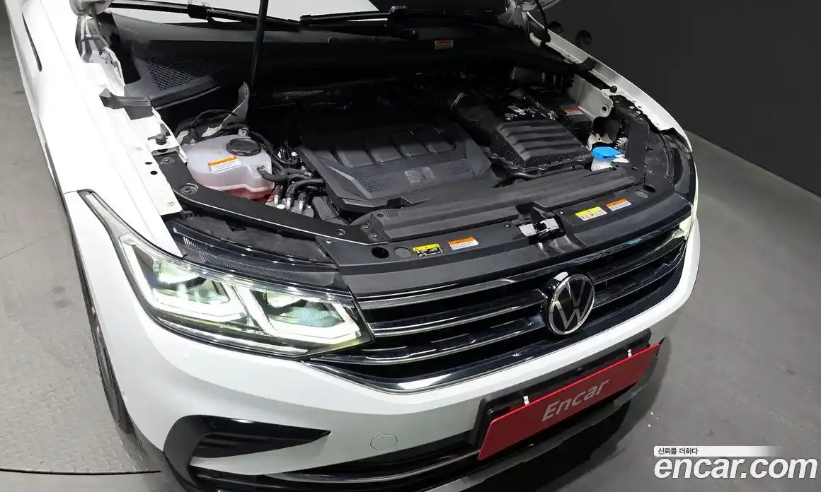 Volkswagen Tiguan 2021 2.0 Автомат в Москве № 168706, фото 16