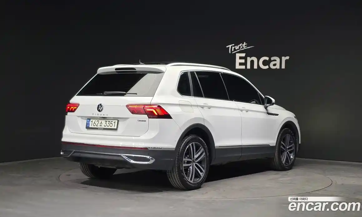 Volkswagen Tiguan 2021 2.0 Автомат в Москве № 168706, фото 18