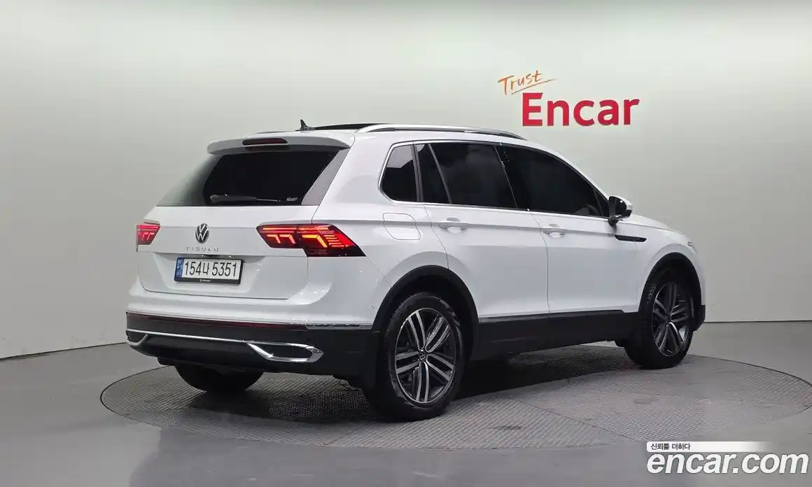 Volkswagen Tiguan 2023 2.0 Автомат в Москве № 168772, фото 11