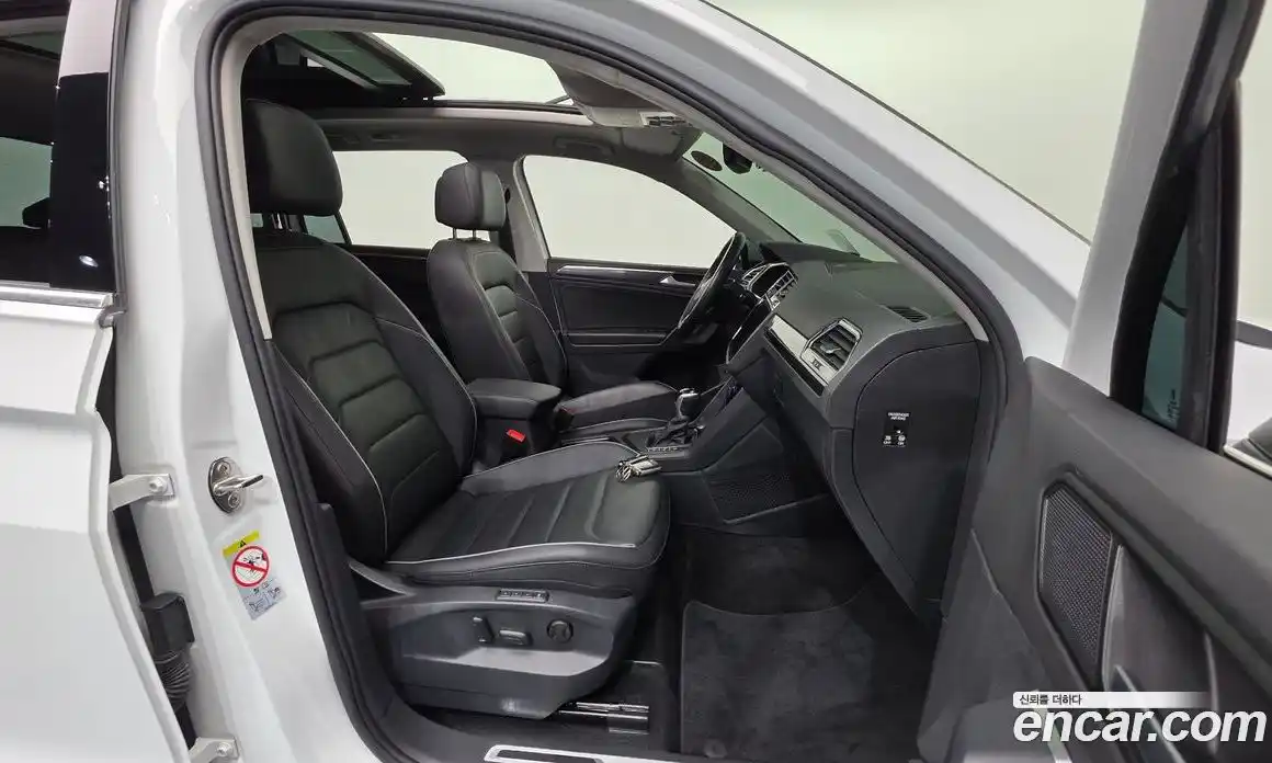 Volkswagen Tiguan 2023 2.0 Автомат в Москве № 168772, фото 13