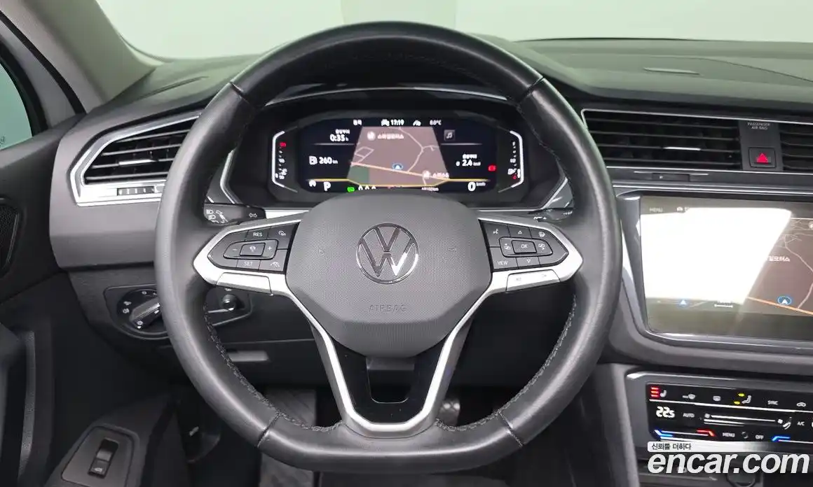 Volkswagen Tiguan 2023 2.0 Автомат в Москве № 168772, фото 15