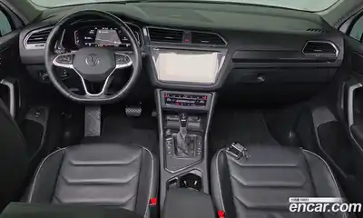 Volkswagen Tiguan 2023 2.0 Автомат в Москве № 168772, миниатюра 3