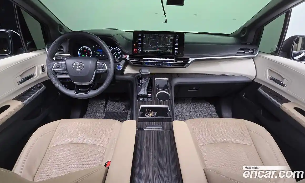 Toyota Sienna 2022 2.5 Автомат в Москве № 170318, фото 17