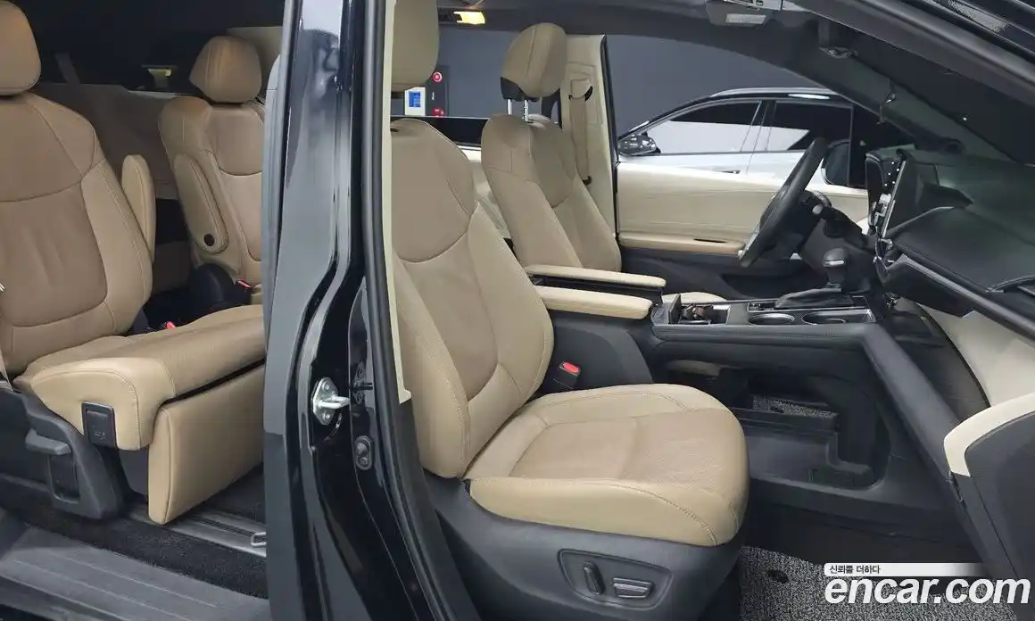 Toyota Sienna 2022 2.5 Автомат в Москве № 170318, фото 3