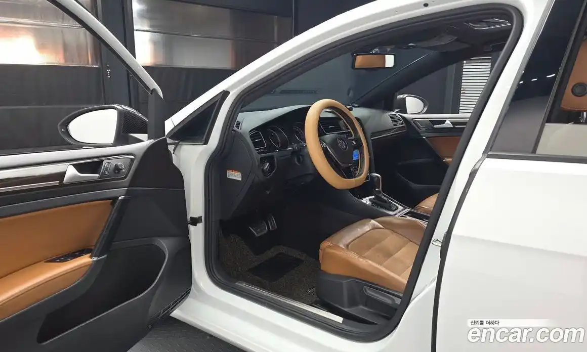 Volkswagen Golf 2015 2.0 Автомат в Москве № 187753, фото 3