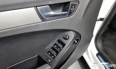 Audi A4 2012 2.0 Автомат в Москве № 196677, миниатюра 7