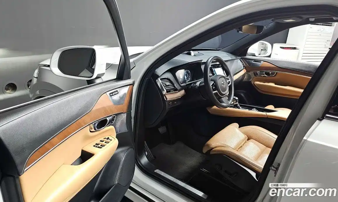 Volvo XC90 2020 2.0 Автомат в Москве № 196938, фото 1