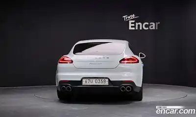 Porsche Panamera, 2016