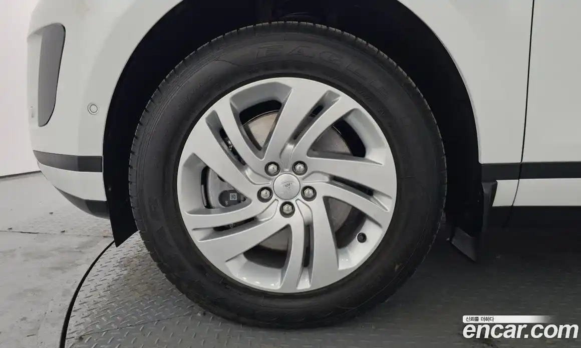 Land Rover Range-Rover Evoque 2025 2.0 Автомат в Москве № 198055, фото 19