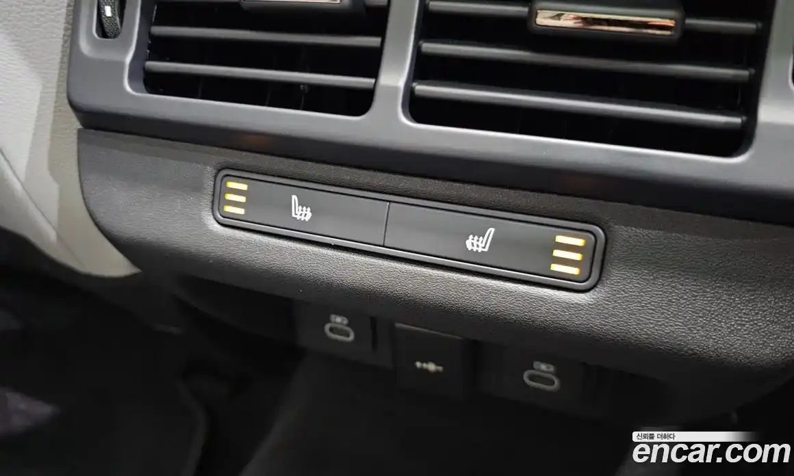 Land Rover Range-Rover Evoque 2025 2.0 Автомат в Москве № 198055, фото 20