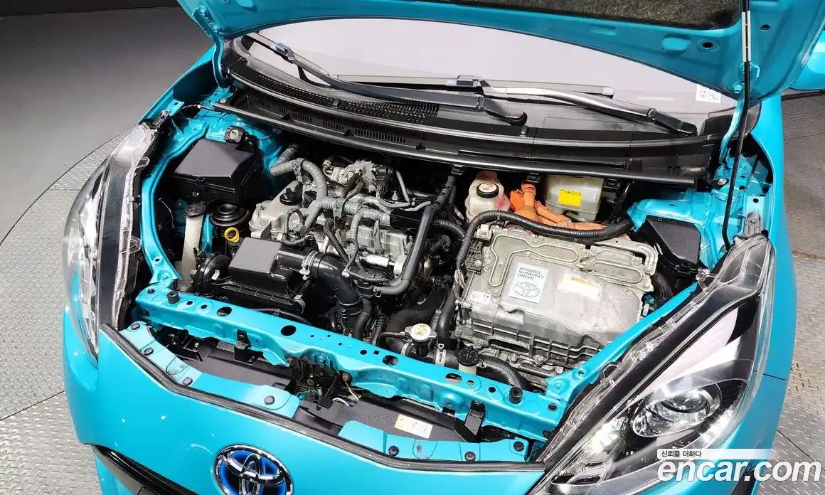 Toyota Prius 2018 1.5 Автомат в Москве № 199605, фото 17