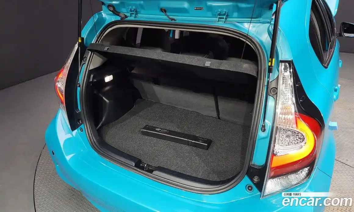 Toyota Prius 2018 1.5 Автомат в Москве № 199605, фото 19