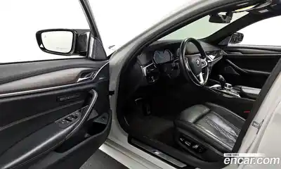 BMW 5-Series 2017 2.0 Автомат в Москве № 211770, миниатюра 3