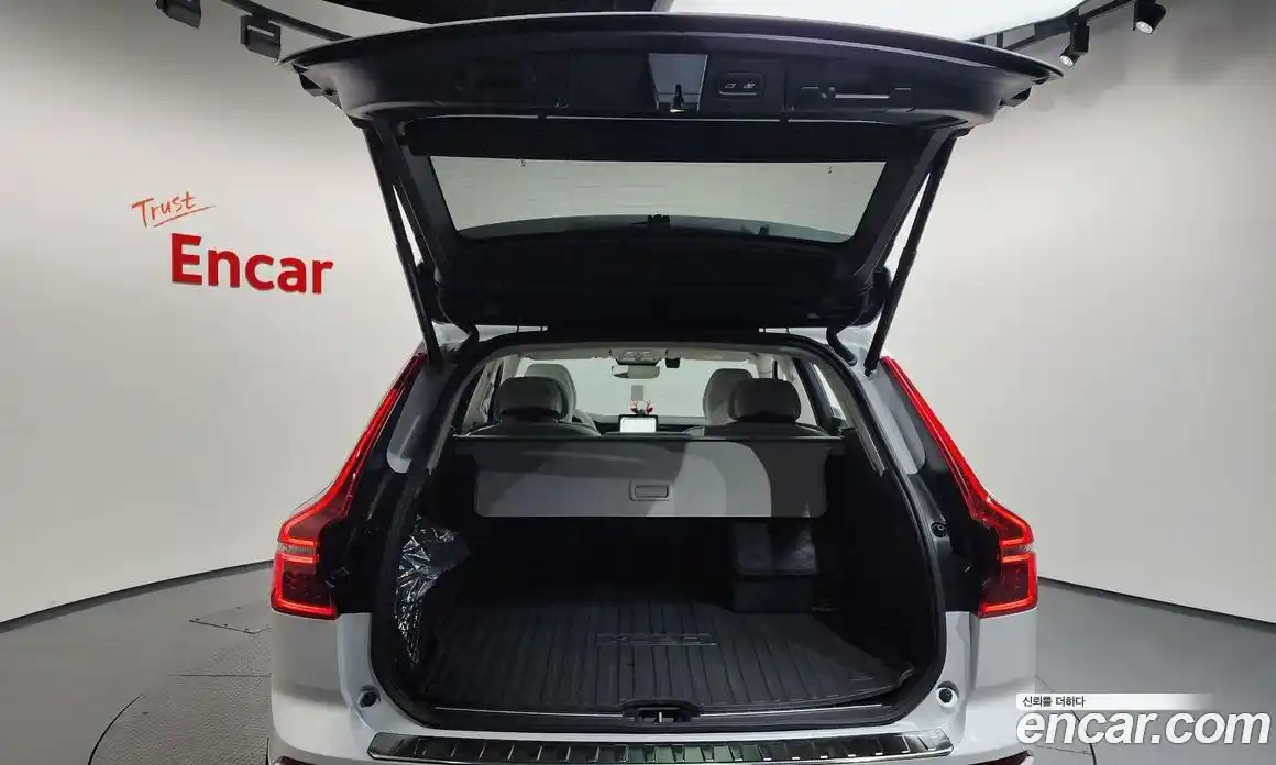 Volvo XC60 2026 2.0 Автомат в Москве № 212771, фото 3