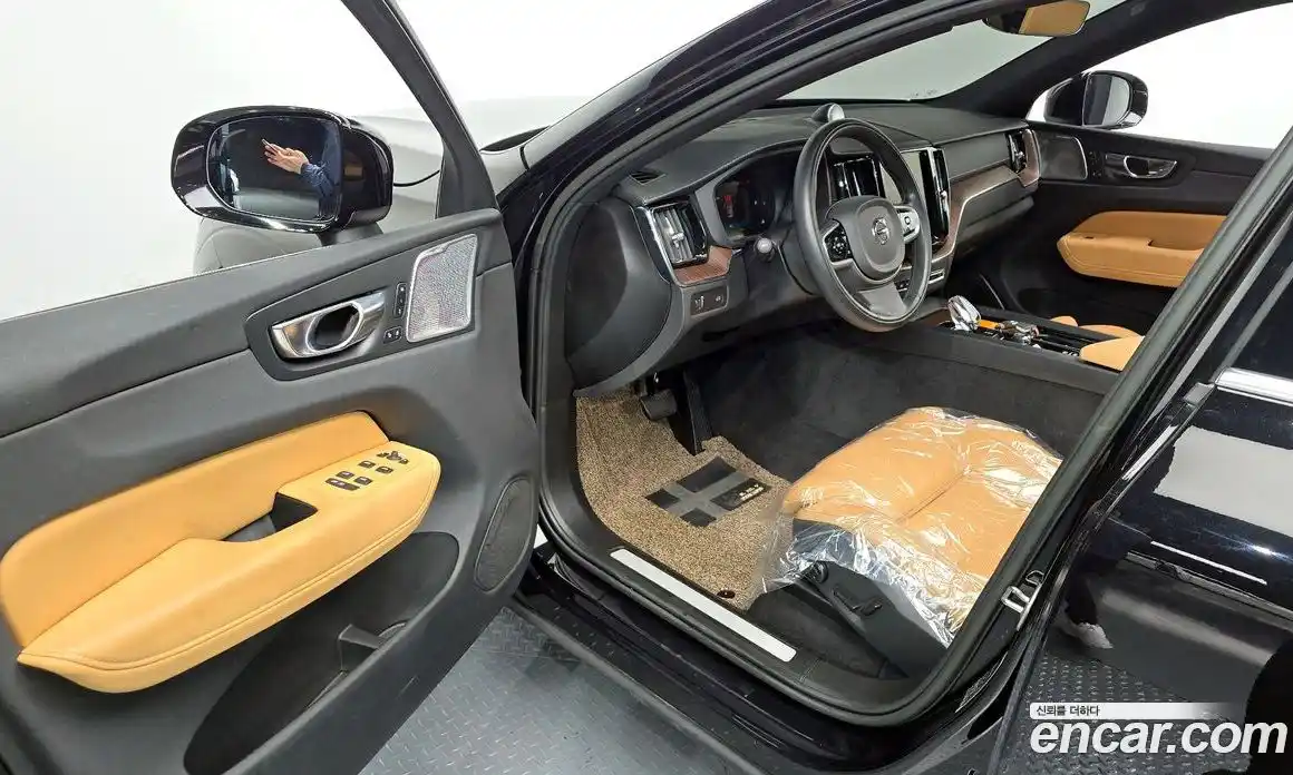 Volvo XC60 2022 2.0 Автомат в Москве № 212849, фото 12