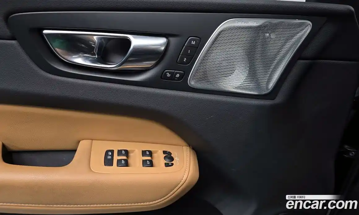 Volvo XC60 2022 2.0 Автомат в Москве № 212849, фото 16