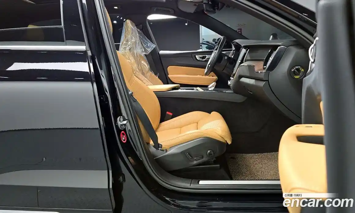 Volvo XC60 2022 2.0 Автомат в Москве № 212849, фото 9