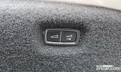 Porsche Taycan, 2023