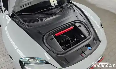 Porsche Taycan 2023 0.1 Автомат в Москве № 213137, миниатюра 2