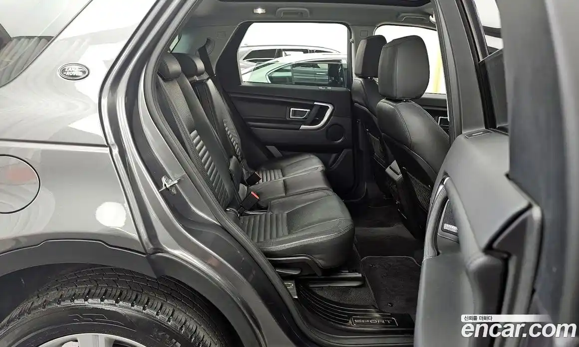 Land Rover Discovery Sport 2016 2.0 Автомат в Москве № 213573, фото 12