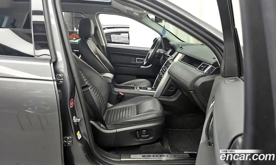 Land Rover Discovery Sport 2016 2.0 Автомат в Москве № 213573, фото 20