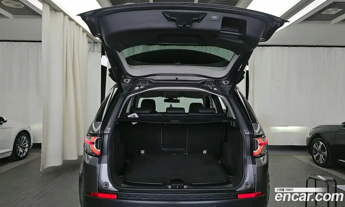 Land Rover Discovery Sport 2016 2.0 Автомат в Москве № 213573, фото 4