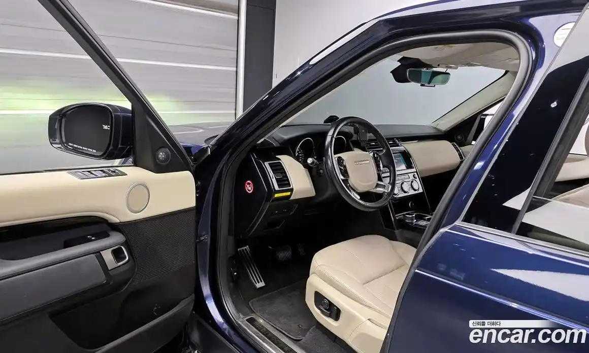 Land Rover Discovery 2019 2.0 Автомат в Москве № 213690, фото 16