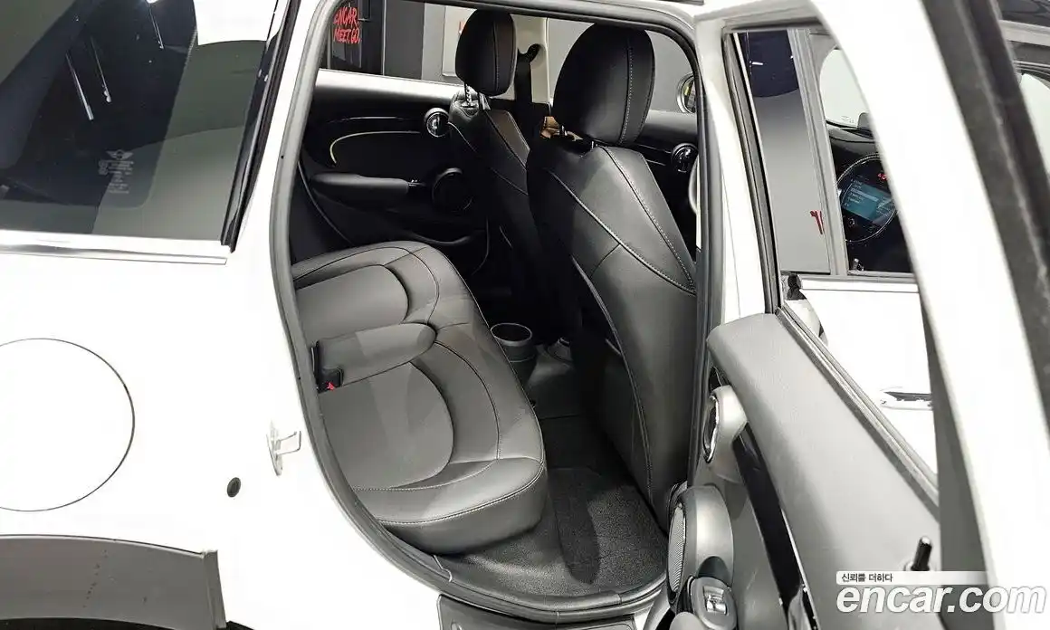 Mini Cooper 2023 1.5 Автомат в Москве № 214179, фото 12