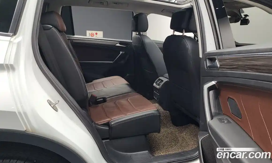 Volkswagen Tiguan 2023 2.0 Автомат в Москве № 215083, фото 7