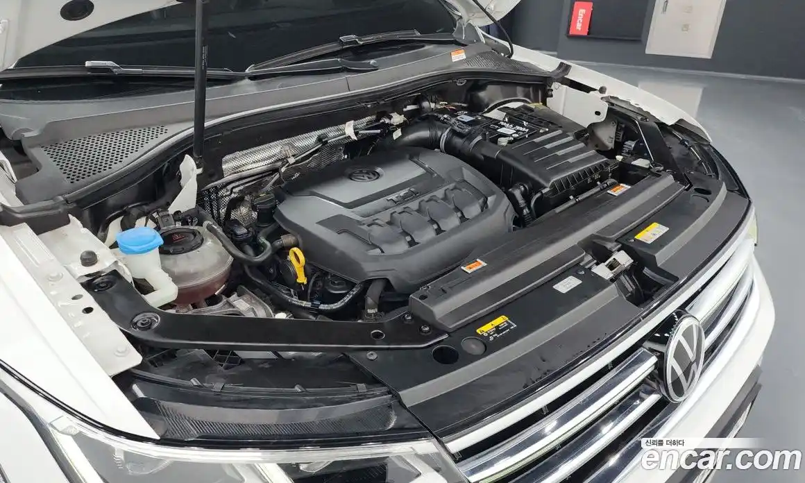 Volkswagen Tiguan 2023 2.0 Автомат в Москве № 215083, фото 9