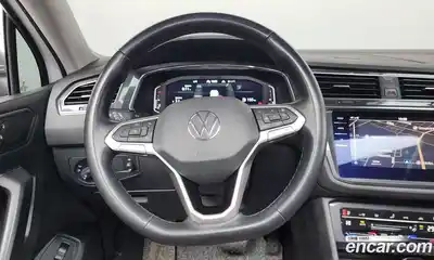 Volkswagen Tiguan 2023 2.0 Автомат в Москве № 215083, миниатюра 10