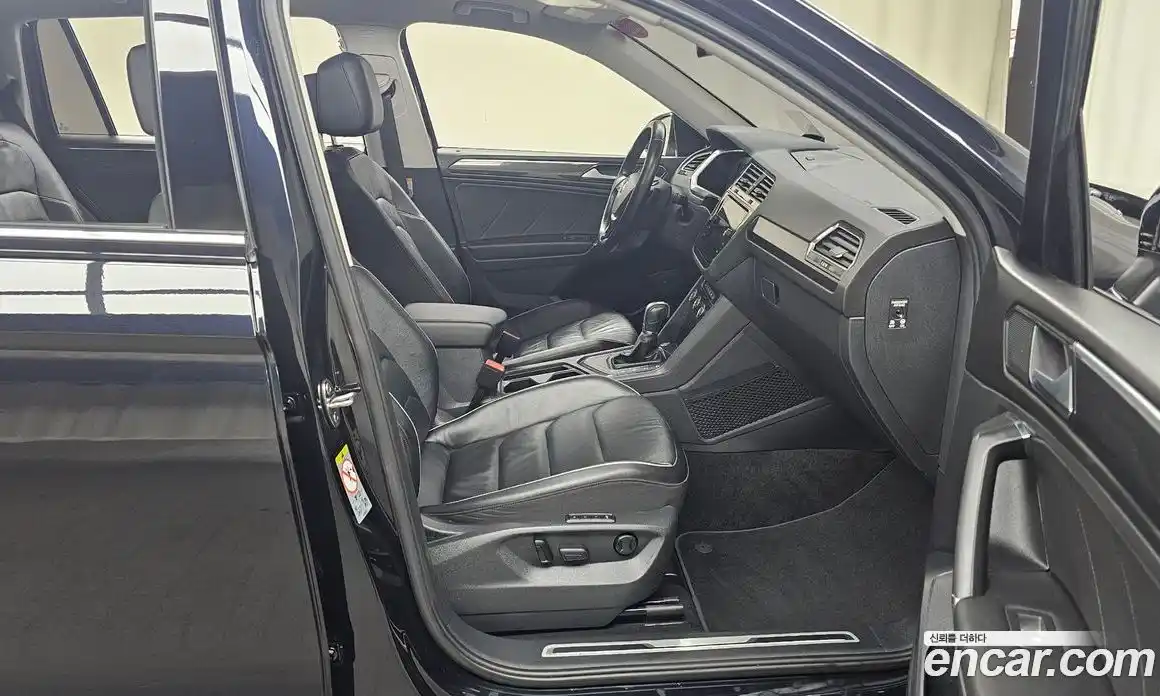 Volkswagen Tiguan 2018 2.0 Автомат в Москве № 215148, фото 18