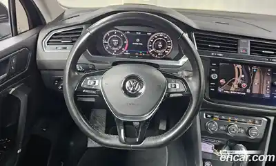 Volkswagen Tiguan 2018 2.0 Автомат в Москве № 215148, миниатюра 6