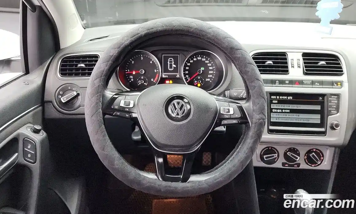 Volkswagen Polo 2015 1.4 Автомат в Москве № 215206, фото 12