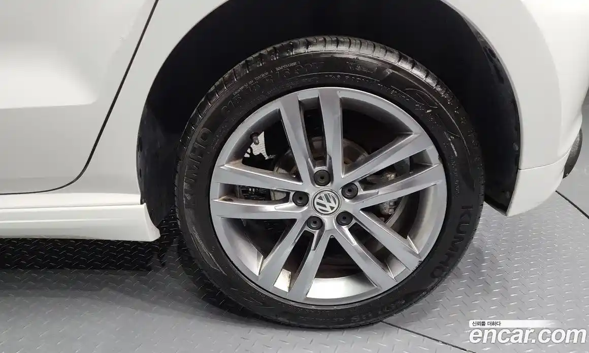 Volkswagen Polo 2015 1.4 Автомат в Москве № 215206, фото 5