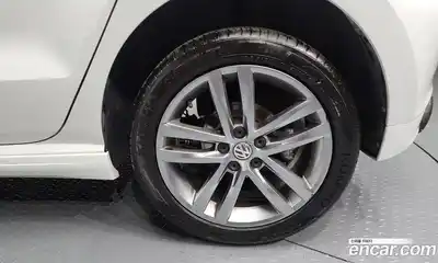 Volkswagen Polo 2015 1.4 Автомат в Москве № 215206, миниатюра 5