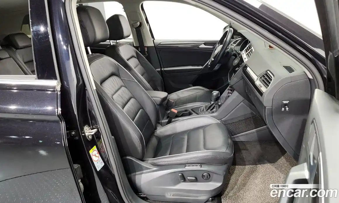 Volkswagen Tiguan 2020 2.0 Автомат в Москве № 215291, фото 7