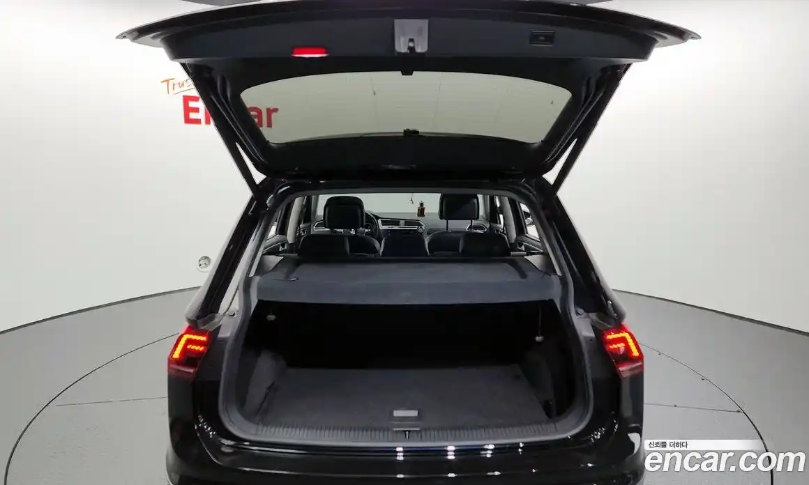 Volkswagen Tiguan 2020 2.0 Автомат в Москве № 215291, фото 10