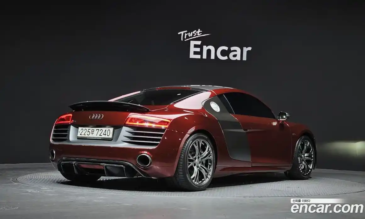 Audi R8 2015 5.2 Автомат в Москве № 223445, фото 9