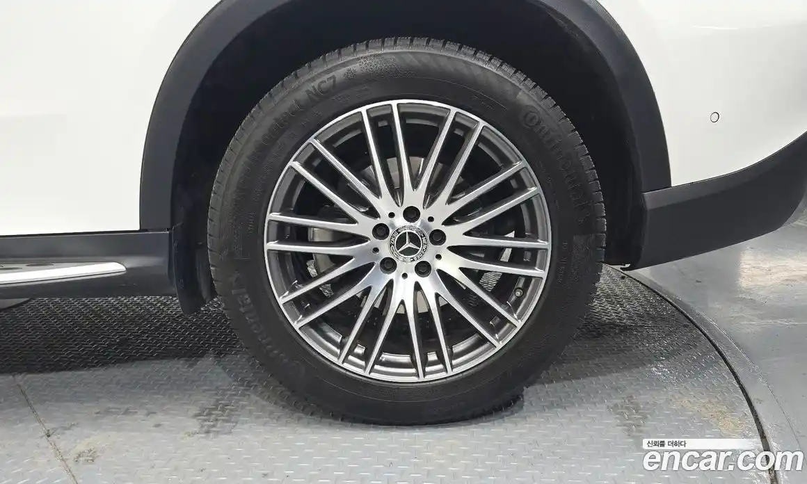 Mercedes-Benz GLC-Class 2024 2.0 Автомат в Москве № 223459, фото 10